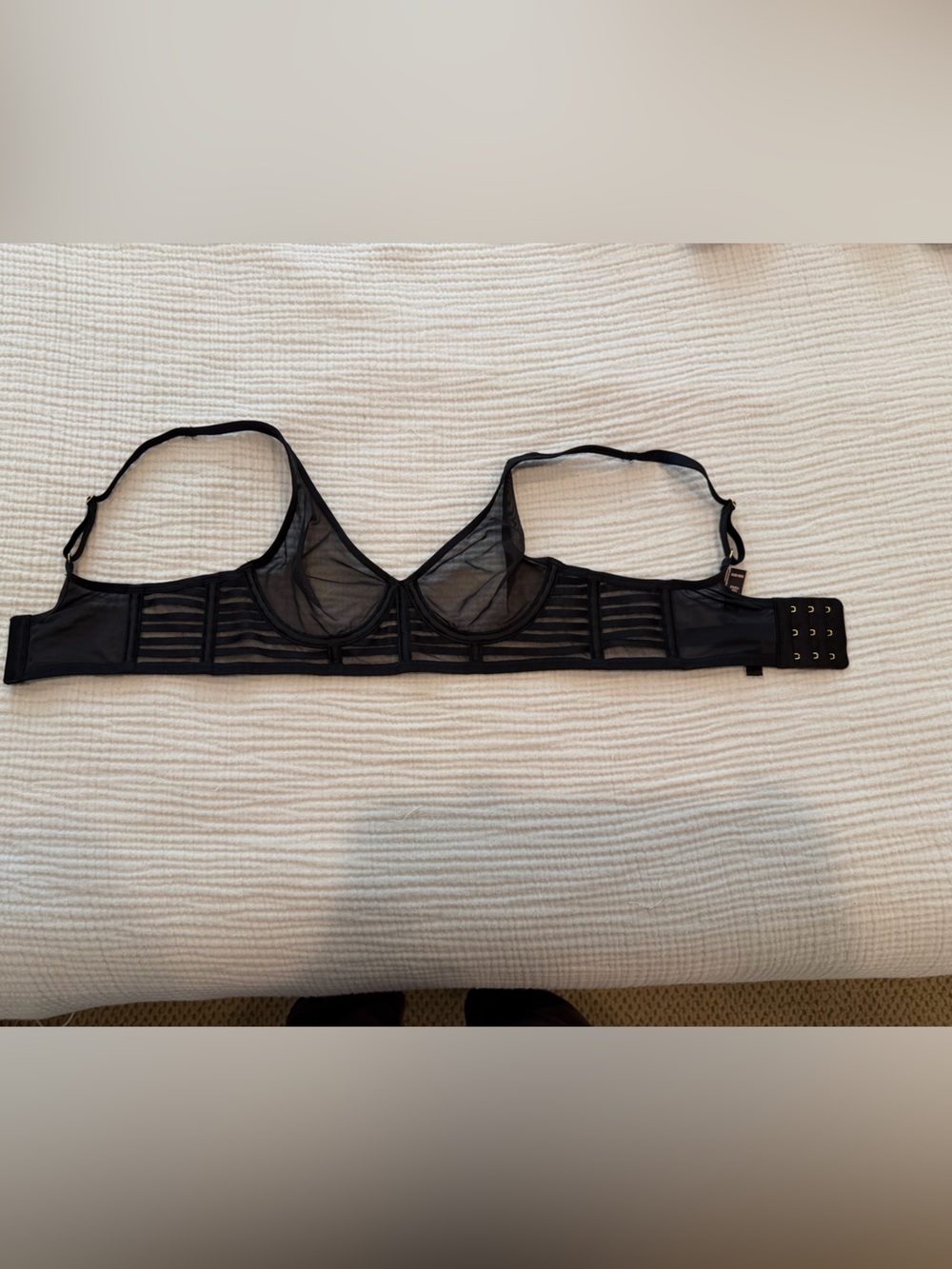VS Black Mesh Back-Smoothing Bra with Hook Closure